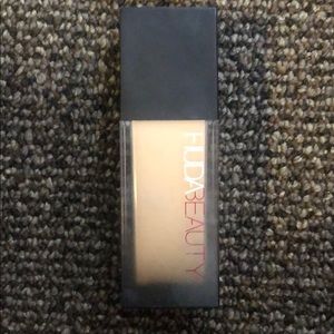 Huda beauty faux filter foundation